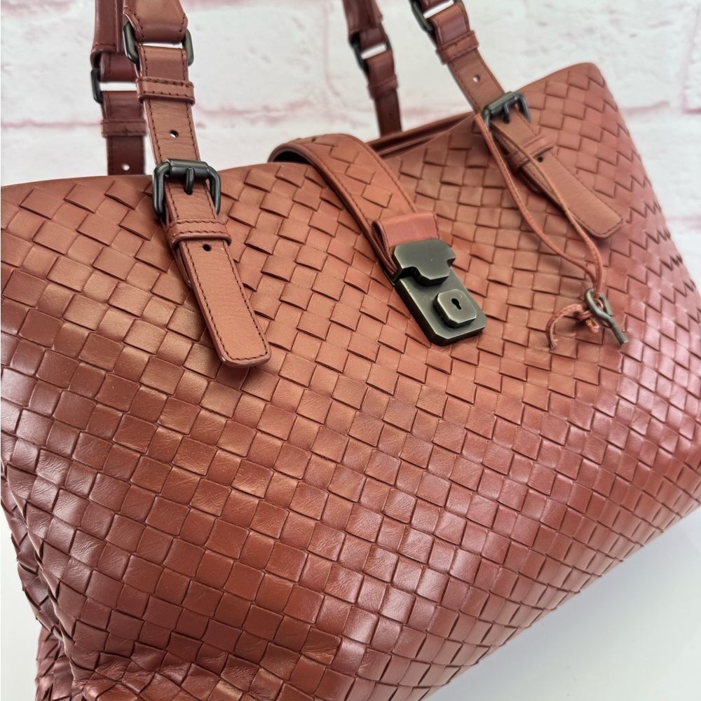 Bottega Veneta Medium Nappa Intrecciato Roma Tote - Picture 3 of 15
